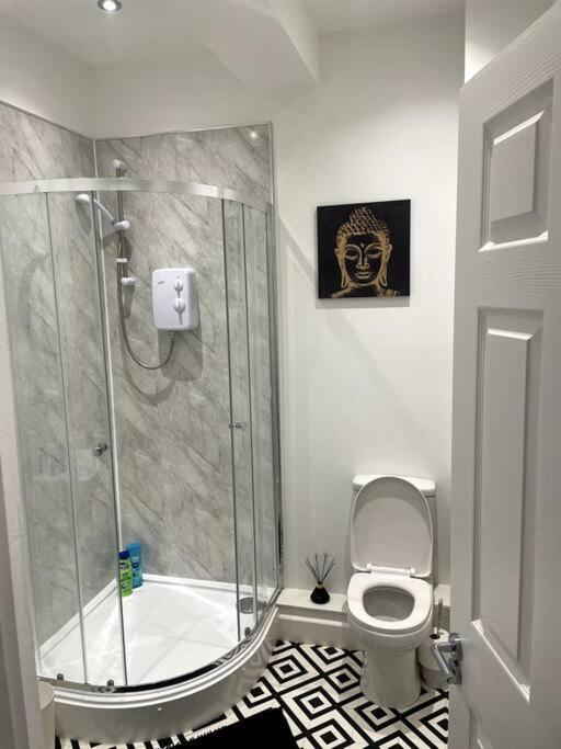 #4Bs 1 Bed Serviced Apartment Дерби Экстерьер фото