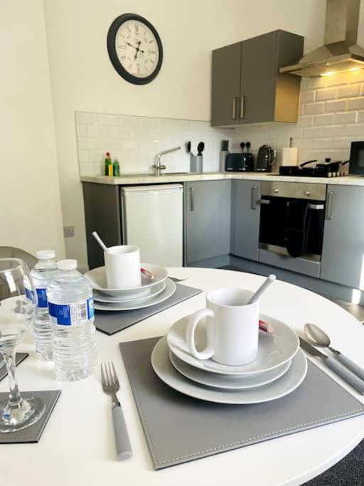 #4Bs 1 Bed Serviced Apartment Дерби Экстерьер фото